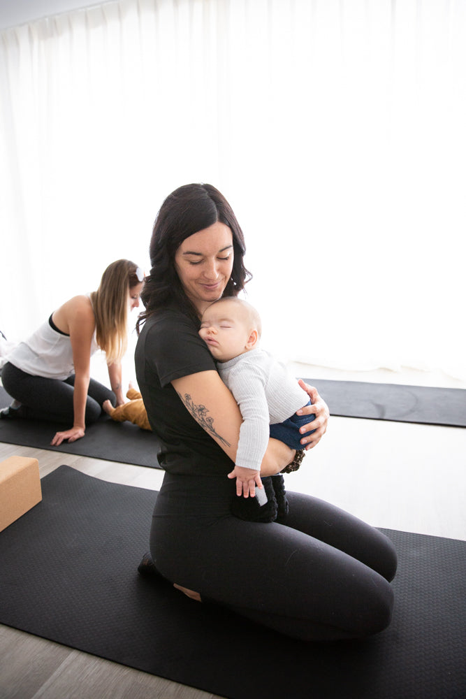 Yoga postnatal (pour les premiers mois après l'accouchement)
